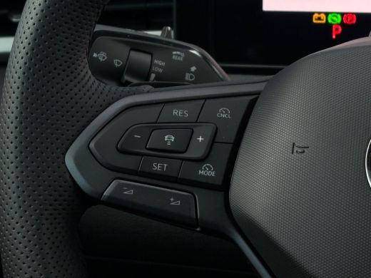 Volkswagen T-Roc 1.5 eTsi 150pk R-Line First Edition ActivLease financial lease