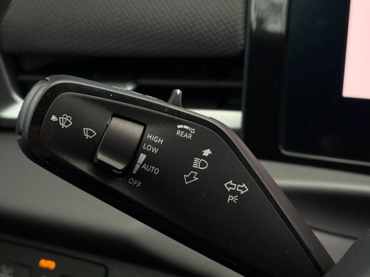 Volkswagen T-Roc 1.5 eTsi 150pk R-Line First Edition ActivLease financial lease