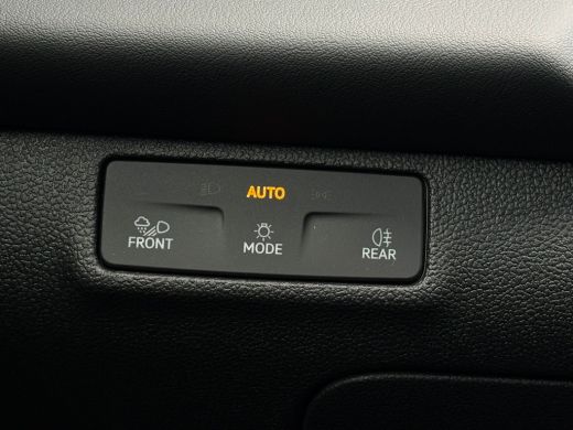 Volkswagen T-Roc 1.5 eTsi 150pk R-Line First Edition ActivLease financial lease