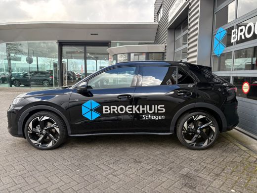 Volkswagen T-Roc 1.5 eTsi 150pk R-Line First Edition ActivLease financial lease