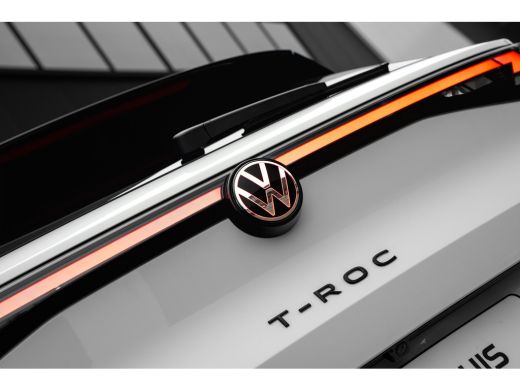 Volkswagen T-Roc R-Line First Edition | 'App-Connect' draadloze smartphone integratie | 30,5 cm display met 2D en ... ActivLease financial lease