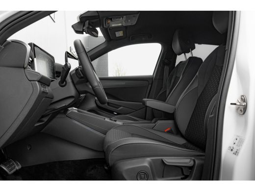 Volkswagen T-Roc R-Line First Edition | 'App-Connect' draadloze smartphone integratie | 30,5 cm display met 2D en ... ActivLease financial lease