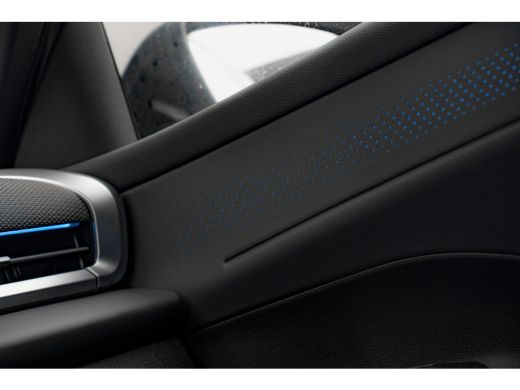 Volkswagen T-Roc R-Line First Edition | 'App-Connect' draadloze smartphone integratie | 30,5 cm display met 2D en ... ActivLease financial lease