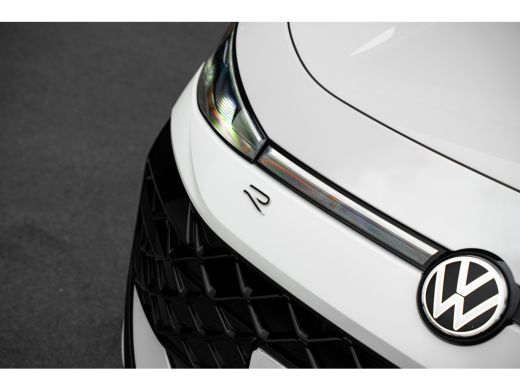 Volkswagen T-Roc R-Line First Edition | 'App-Connect' draadloze smartphone integratie | 30,5 cm display met 2D en ... ActivLease financial lease