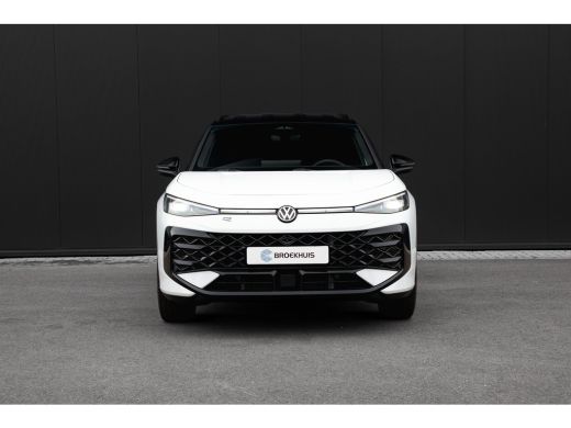 Volkswagen T-Roc R-Line First Edition | 'App-Connect' draadloze smartphone integratie | 30,5 cm display met 2D en ... ActivLease financial lease
