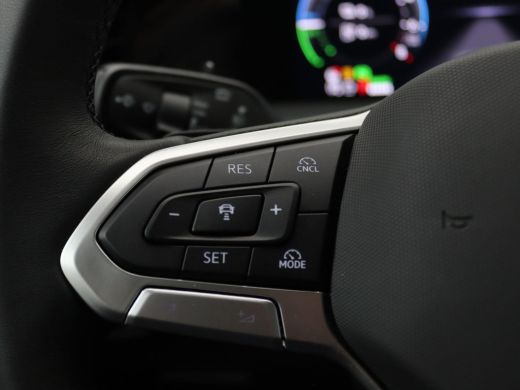 Volkswagen Tayron 1.5 eHybrid Life Edition 204PK DSG Trekhaak, Voorruitverwarming, Stoel-Stuurverwarming, Harman Ka... ActivLease financial lease