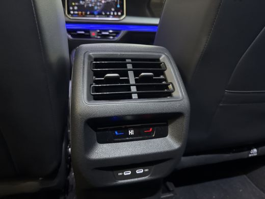 Volkswagen Tiguan 1.5 eTSI DSG LIFE EDITION TREKHAAK/NAVI/360CAMERA ActivLease financial lease