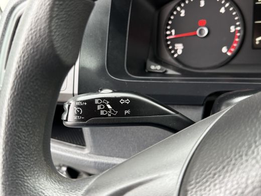 Volkswagen Transporter 2.0 TDI 102 PK / L1H1 / 1e EIG. / ACHTERKLEP / AIRCO / CRUISE / CAMERA / VERWARMDE VOORRUIT ActivLease financial lease