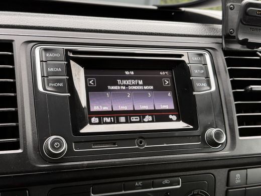 Volkswagen Transporter 2.0 TDI 102 PK / L1H1 / 1e EIG. / ACHTERKLEP / AIRCO / CRUISE / CAMERA / VERWARMDE VOORRUIT ActivLease financial lease