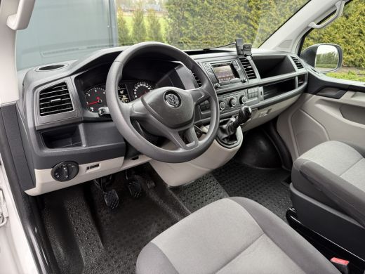 Volkswagen Transporter 2.0 TDI 102 PK / L1H1 / 1e EIG. / ACHTERKLEP / AIRCO / CRUISE / CAMERA / VERWARMDE VOORRUIT ActivLease financial lease