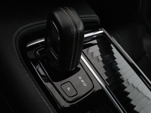 Volvo  S60 2.0 Recharge T8 AWD R-Design | Panoramadak | Stoelventilatie | Head-Up | Leder | 360 Camera | Mas... ActivLease financial lease