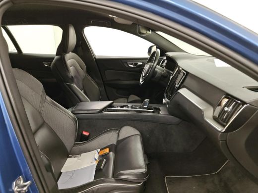 Volvo  V60 2.0 B3 R-Design NL-AUTO | R-DESIGN | TREKHAAK ActivLease financial lease