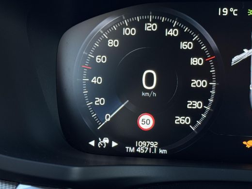 Volvo  V60 2.0 B3 R-Design NL-AUTO | R-DESIGN | TREKHAAK ActivLease financial lease