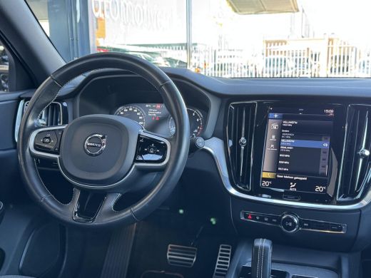 Volvo  V60 2.0 B3 R-Design NL-AUTO | R-DESIGN | TREKHAAK ActivLease financial lease
