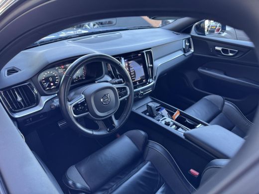 Volvo  V60 2.0 B3 R-Design NL-AUTO | R-DESIGN | TREKHAAK ActivLease financial lease