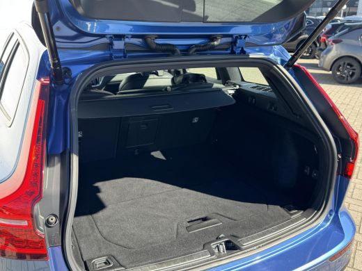 Volvo  V60 2.0 B3 R-Design NL-AUTO | R-DESIGN | TREKHAAK ActivLease financial lease
