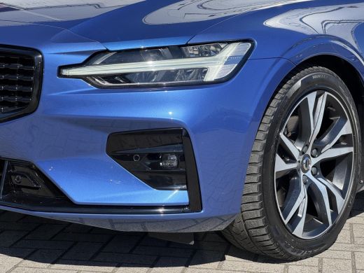 Volvo  V60 2.0 B3 R-Design NL-AUTO | R-DESIGN | TREKHAAK ActivLease financial lease