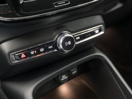 Volvo  XC40 1.5 T4 Plug-in hybrid Ultimate Bright 211Pk Automaat (PANORAMADAK, BLACKPACK, APPLE CARPLAY, 360 ... ActivLease financial lease