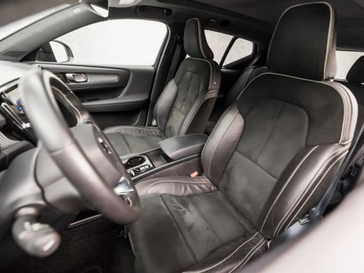 Volvo  XC40 1.5 T4 Plug-in hybrid Ultimate Bright 211Pk Automaat (PANORAMADAK, BLACKPACK, APPLE CARPLAY, 360 ... ActivLease financial lease