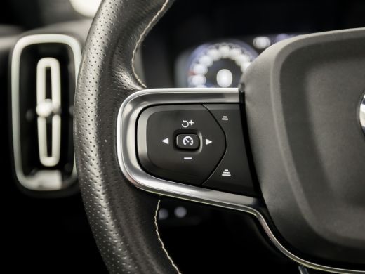 Volvo  XC40 1.5 T4 Plug-in hybrid Ultimate Bright 211Pk Automaat (PANORAMADAK, BLACKPACK, APPLE CARPLAY, 360 ... ActivLease financial lease