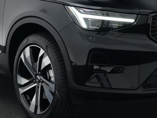 Volvo  XC40 B4 Plus Dark | Panoramadak | Harman/Kardon | Pixel LED | 360&deg; Camera | 20" | Leder | Adaptive Cru... ActivLease financial lease
