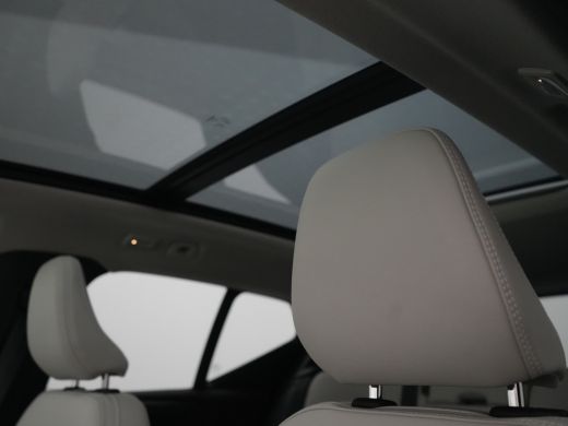 Volvo  XC40 B4 Plus Dark | Panoramadak | Harman/Kardon | Pixel LED | 360&deg; Camera | 20" | Leder | Adaptive Cru... ActivLease financial lease
