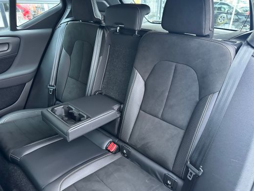 Volvo  XC40 Recharge P8 408 PK AWD R-Design | SOH 92,3%| TREKHAAK ELEKTRISCH| STOEL-  EN STUURVERWARMING| CAM... ActivLease financial lease