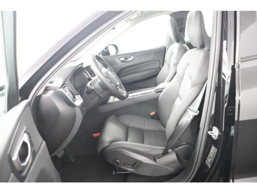 Volvo  XC60 2.0 T6 Plug-in hybrid AWD Plus Dark | Stoel + Stuur verwarming | Trekhaak | BLIS | 360 Camera ActivLease financial lease