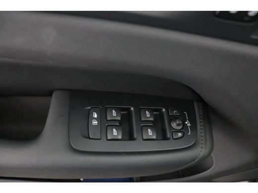 Volvo  XC60 2.0 T6 Plug-in hybrid AWD Plus Dark | Stoel + Stuur verwarming | Trekhaak | BLIS | 360 Camera ActivLease financial lease