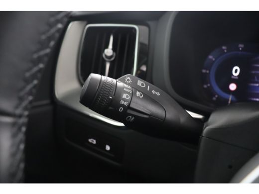 Volvo  XC60 2.0 T6 Plug-in hybrid AWD Plus Dark | Stoel + Stuur verwarming | Trekhaak | BLIS | 360 Camera ActivLease financial lease