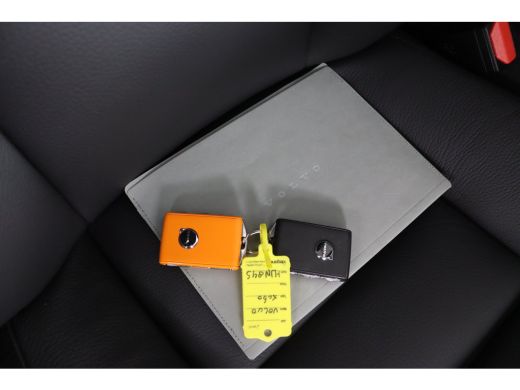 Volvo  XC60 2.0 T6 Plug-in hybrid AWD Plus Dark | Stoel + Stuur verwarming | Trekhaak | BLIS | 360 Camera ActivLease financial lease