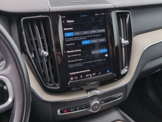 Volvo  XC60 2.0 T8 Plug-in hybrid AWD Inscription | Pano | Trekhaak | H&K Audio | Apple Carplay | Adap. Cruise ActivLease financial lease