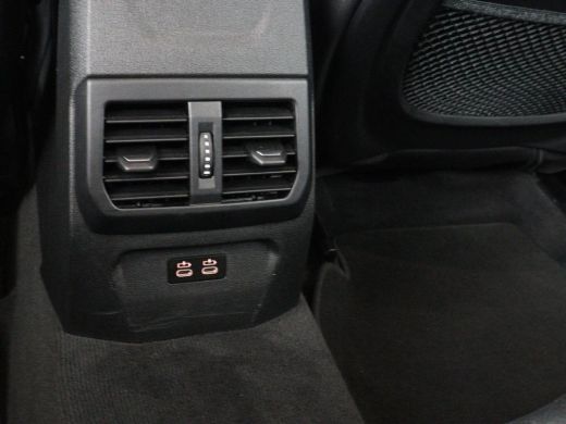 BMW 1 Serie 116i Business Edition | Carplay | Live Cockpit | Navigatie | Full LED | Navigatie | DAB | Climate... ActivLease financial lease