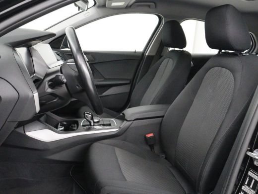 BMW 1 Serie 116i Business Edition | Carplay | Live Cockpit | Navigatie | Full LED | Navigatie | DAB | Climate... ActivLease financial lease