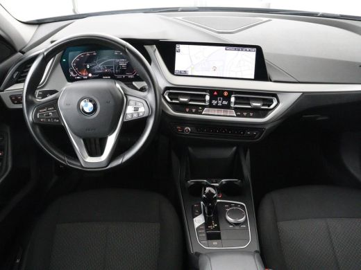 BMW 1 Serie 116i Business Edition | Carplay | Live Cockpit | Navigatie | Full LED | Navigatie | DAB | Climate... ActivLease financial lease