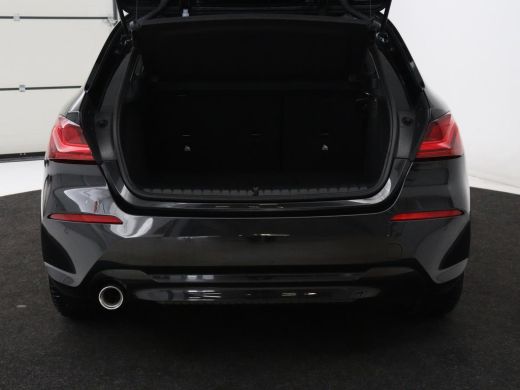 BMW 1 Serie 116i Business Edition | Carplay | Live Cockpit | Navigatie | Full LED | Navigatie | DAB | Climate... ActivLease financial lease