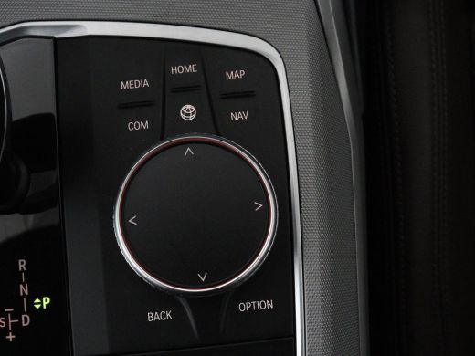 BMW 3 Serie 330e Business Edition Plus | Sportstoelen | Leder | Adaptive cruise | Stoelverwarming | Carplay |... ActivLease financial lease