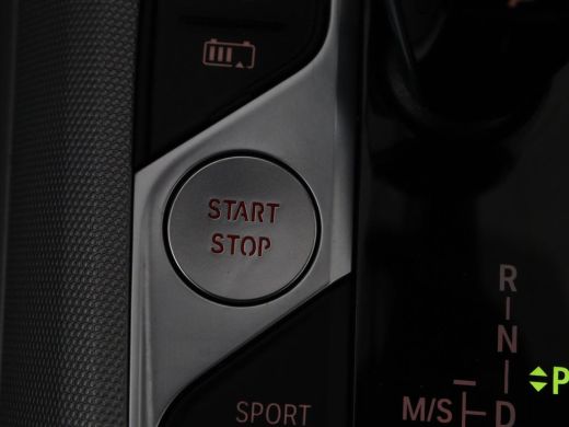 BMW 3 Serie 330e Business Edition Plus | Sportstoelen | Leder | Adaptive cruise | Stoelverwarming | Carplay |... ActivLease financial lease