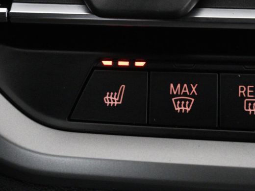 BMW 3 Serie 330e Business Edition Plus | Sportstoelen | Leder | Adaptive cruise | Stoelverwarming | Carplay |... ActivLease financial lease