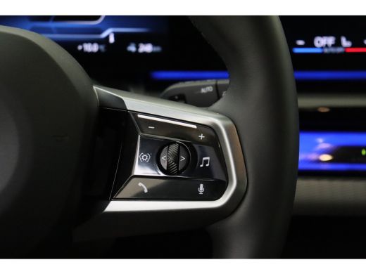 BMW i5 eDrive40 M Sport / Trekhaak / Achteruitrijcamera / M Sportonderstel / Adaptieve LED / Stoelverwar... ActivLease financial lease