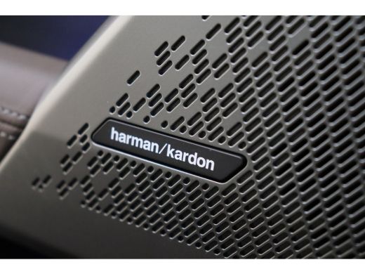 BMW i5 eDrive40 M Sport / Trekhaak / Achteruitrijcamera / M Sportonderstel / Adaptieve LED / Stoelverwar... ActivLease financial lease