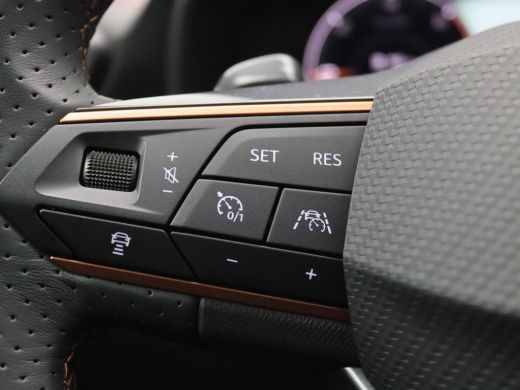 CUPRA Formentor 1.4 e-Hybrid VZ Copper Edition 245PK DSG SOH 92%, Pano-Schuifdak, Trekhaak, Memorystoel, Leder, N... ActivLease financial lease