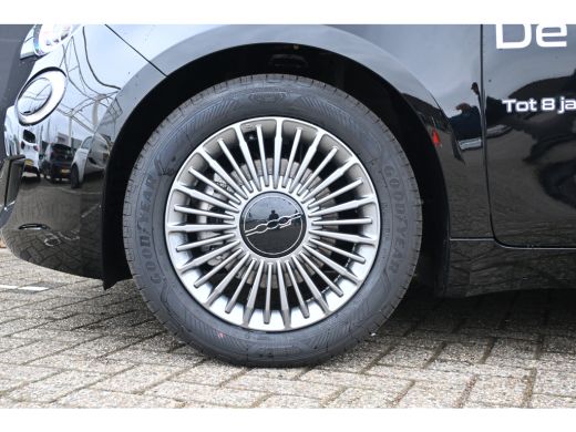 Fiat 500 1.0 Hybrid Torino Launch Edition DEMO-DEAL! 8 Jaar Garantie! | Navigatie by App | Parkeersensoren... ActivLease financial lease