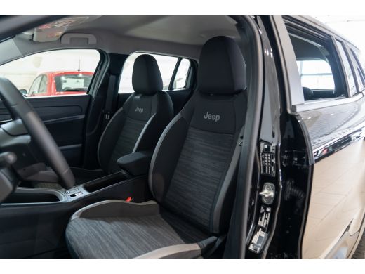 Jeep Avenger 54 kWh | Warmtepomp | Apple Carplay & Android Auto | Climate Controle | LED | Keyless | Cruise Co... ActivLease financial lease