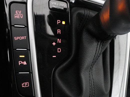 Kia Ceed 1.6 GDI PHEV DynamicPlusLine | Stoel & stuurverwarming | Adaptive cruise | Camera | Carplay | Key... ActivLease financial lease