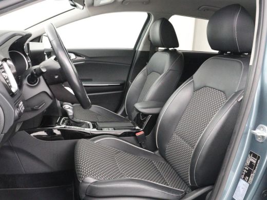 Kia Ceed 1.6 GDI PHEV DynamicPlusLine | Stoel & stuurverwarming | Adaptive cruise | Camera | Carplay | Key... ActivLease financial lease