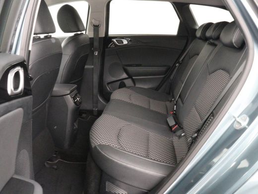 Kia Ceed 1.6 GDI PHEV DynamicPlusLine | Stoel & stuurverwarming | Adaptive cruise | Camera | Carplay | Key... ActivLease financial lease