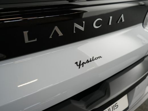 Lancia Ypsilon HF Automaat ActivLease financial lease
