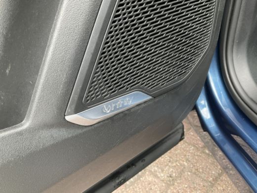 Lynk & Co 01 1.5 262pk PHEV 360&deg;cam Carplay Android 1Eig ActivLease financial lease