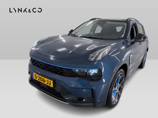 Lynk & Co 01 1.5 262pk PHEV 360&deg;cam Carplay Android 1Eig ActivLease financial lease